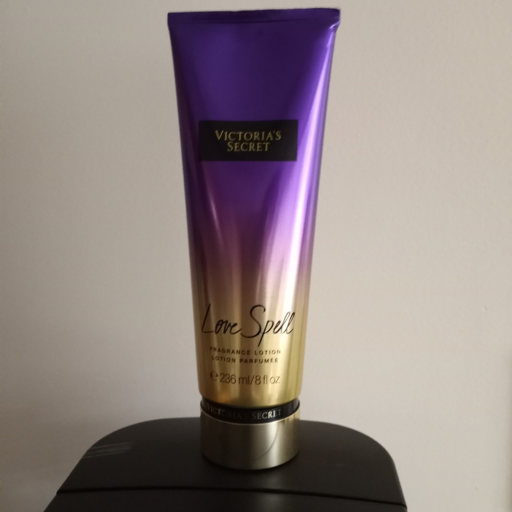 NWOT Love Spell by Victoria's Secret. New - Picture 3 of 5